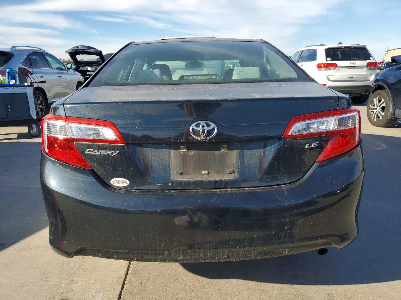 2013 TOYOTA CAMRY L photo 6