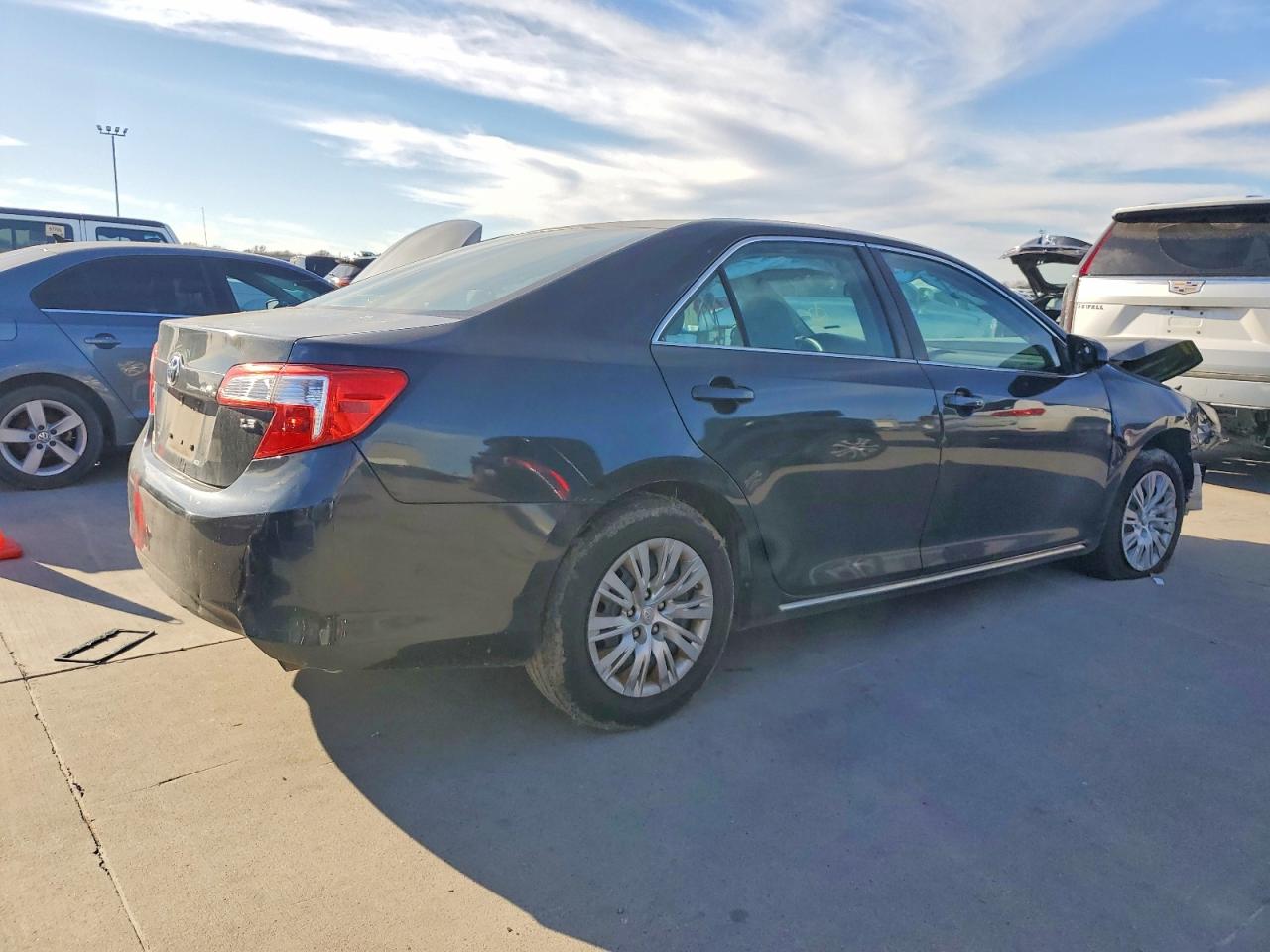 2013 TOYOTA CAMRY L photo 3