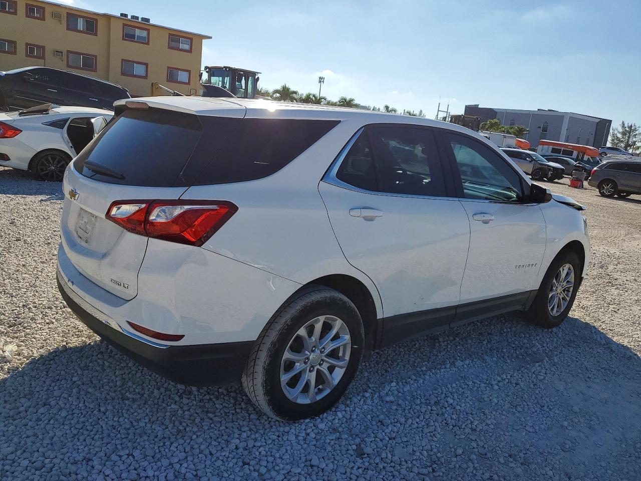 2020 CHEVROLET EQUINOX LT photo 3