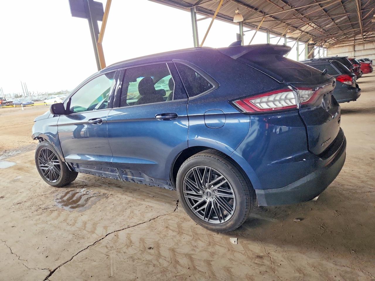 2017 FORD EDGE SE photo 2