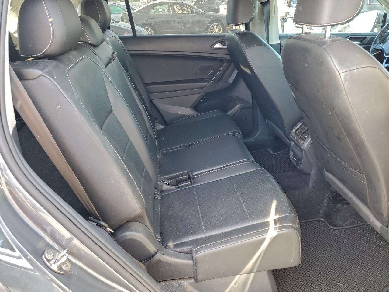 2021 VOLKSWAGEN TIGUAN SE photo 11