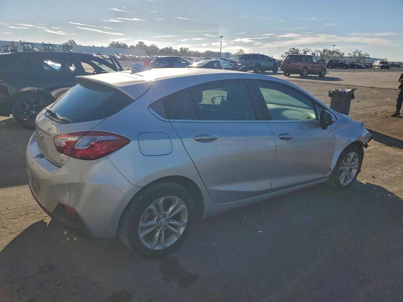 2019 CHEVROLET CRUZE LT photo 5
