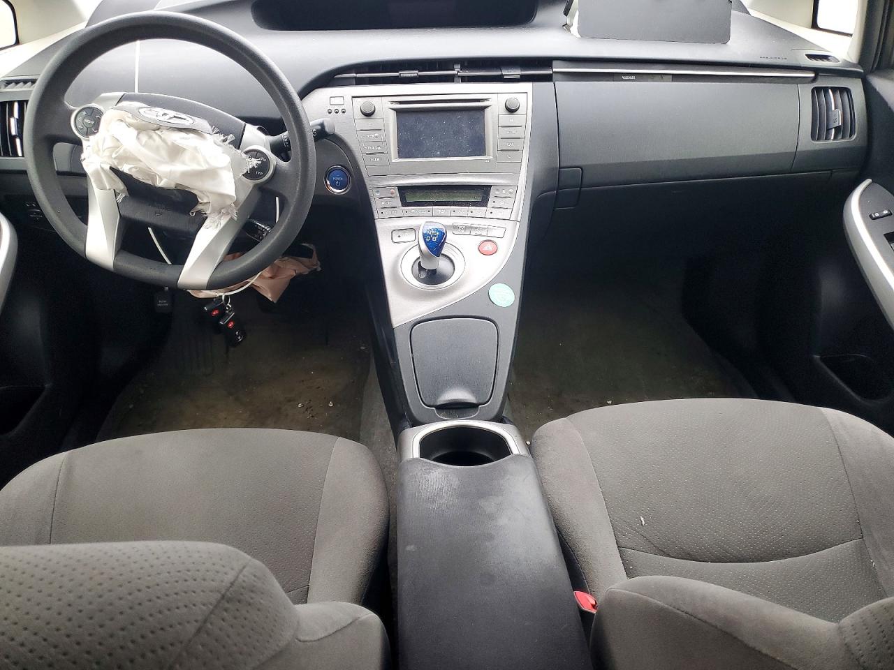 2013 TOYOTA PRIUS photo 8