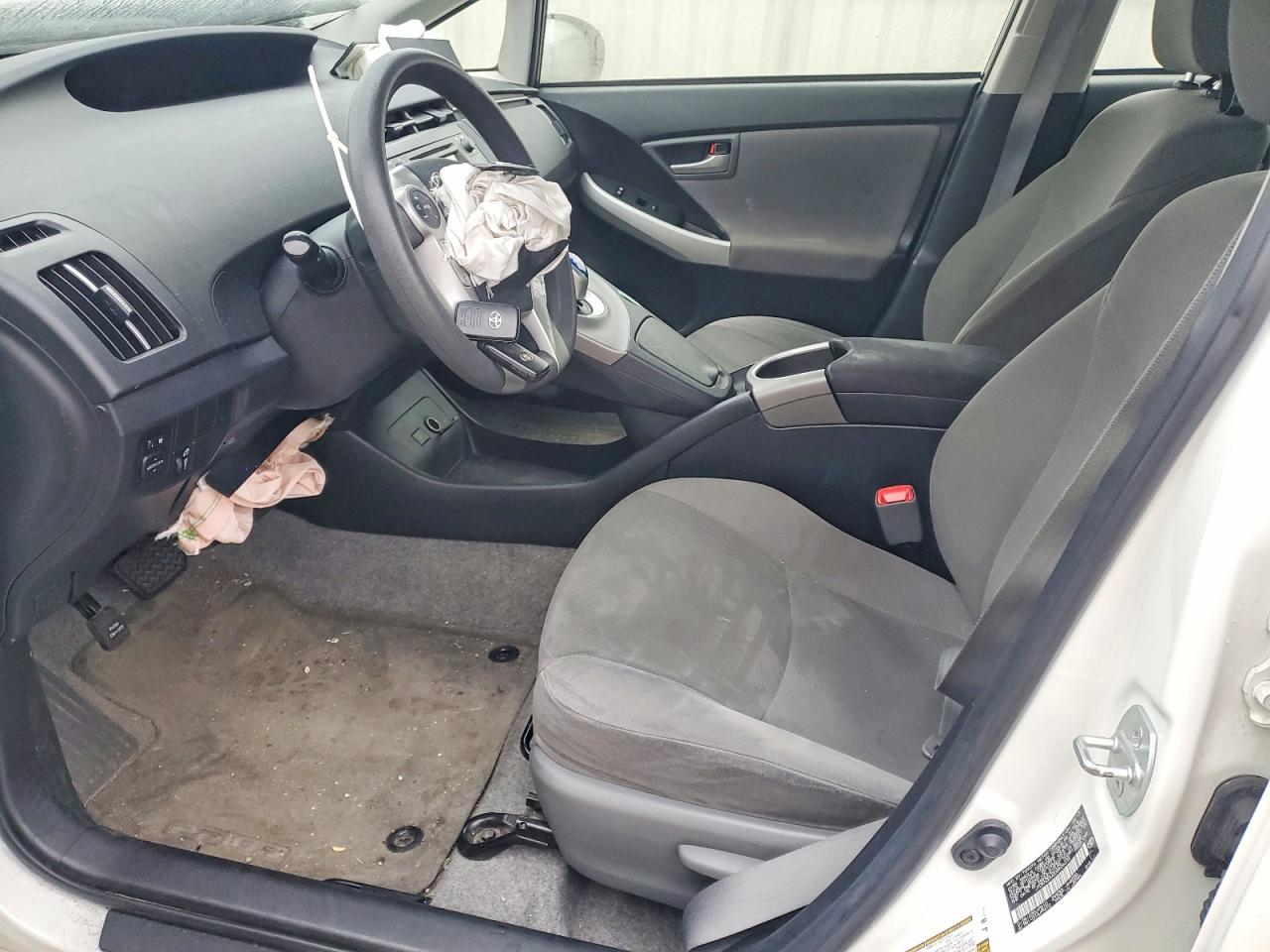 2013 TOYOTA PRIUS photo 7
