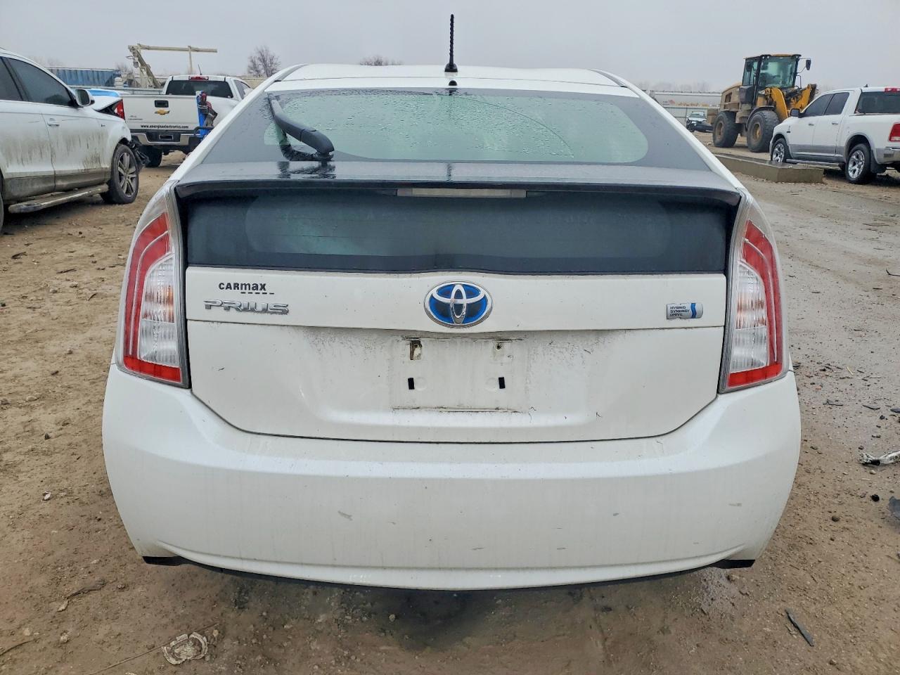 2013 TOYOTA PRIUS photo 6