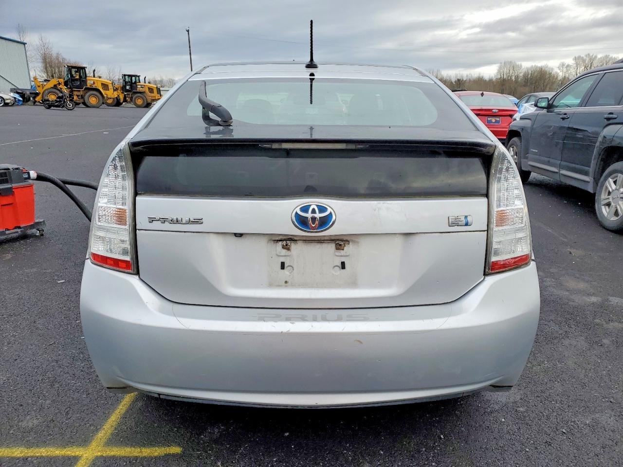 2010 TOYOTA PRIUS photo 6