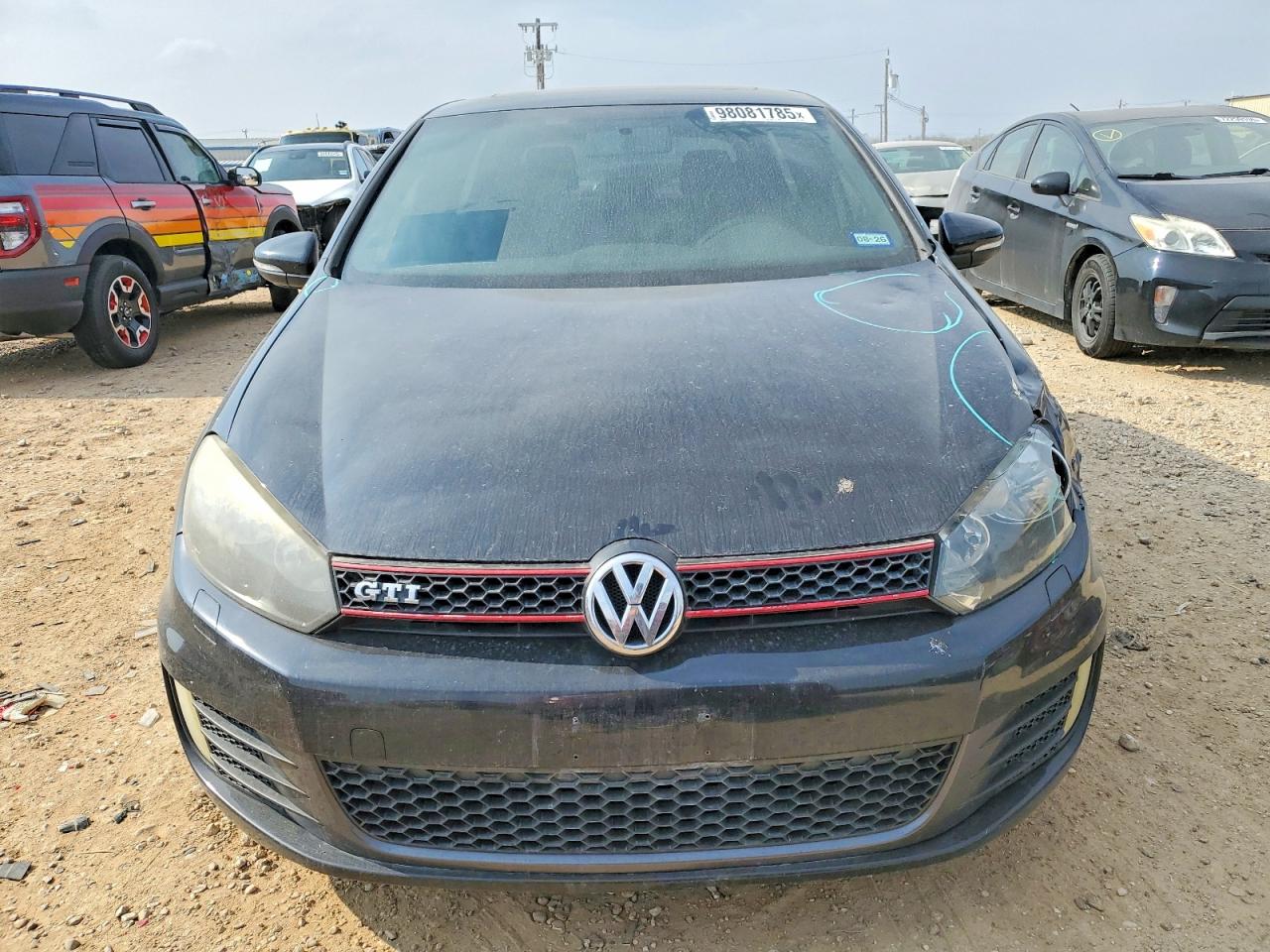 2011 VOLKSWAGEN GTI photo 5