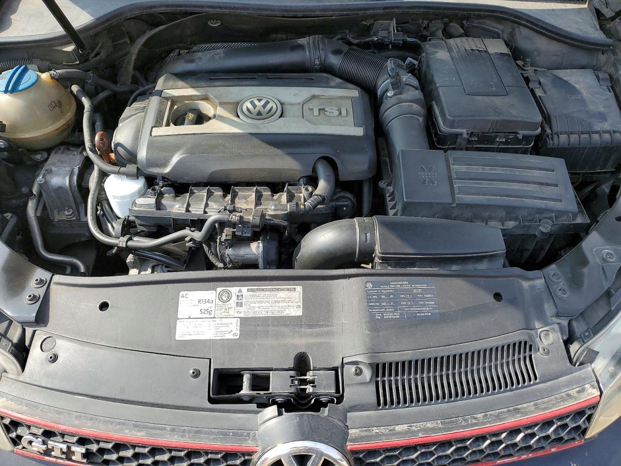 2011 VOLKSWAGEN GTI photo 11
