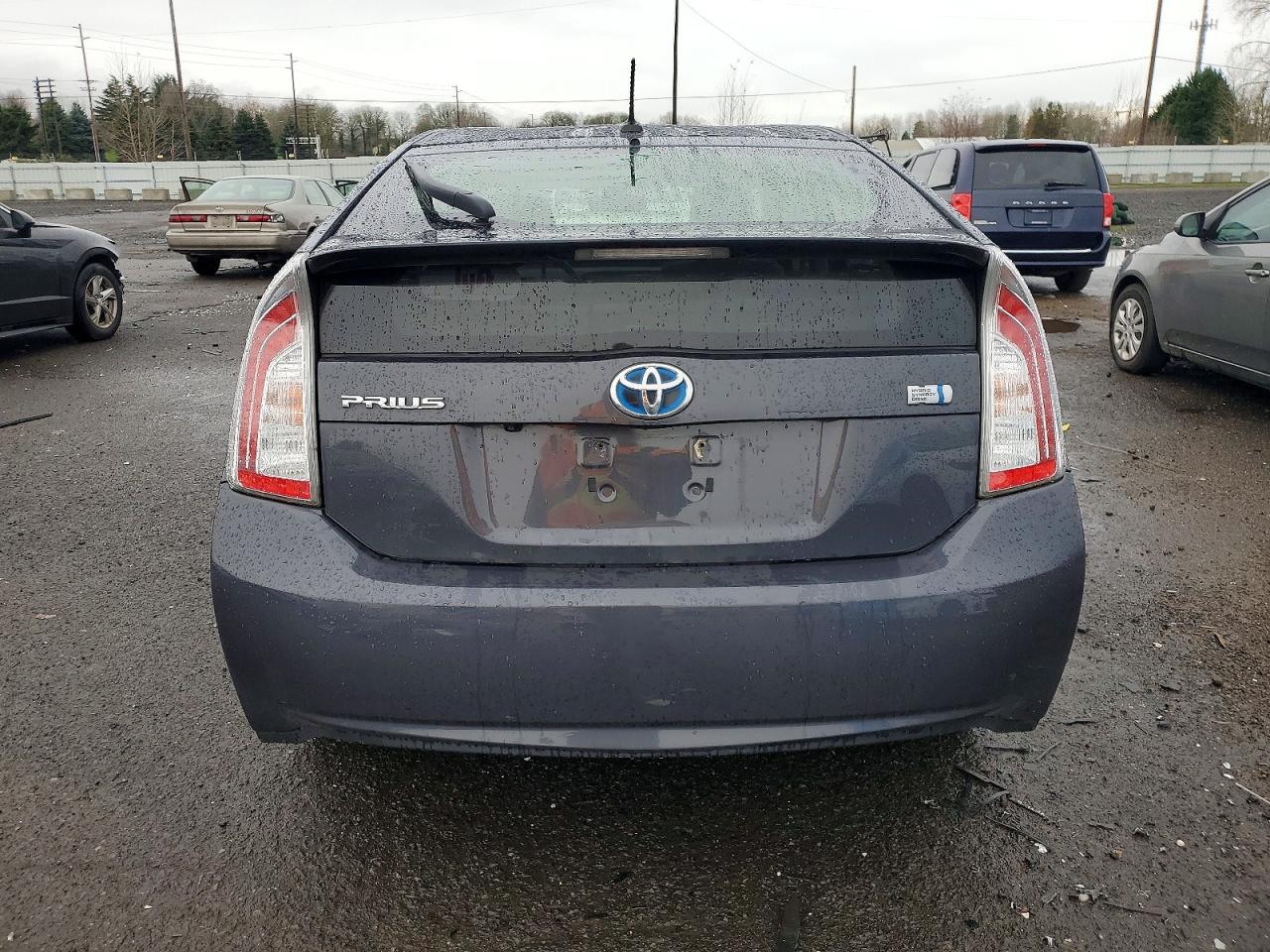 2013 TOYOTA PRIUS photo 6