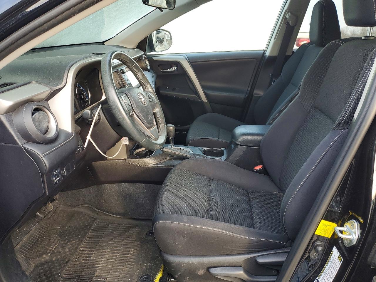2016 TOYOTA RAV4 XLE photo 7