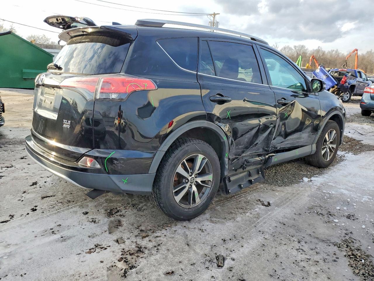 2016 TOYOTA RAV4 XLE photo 3