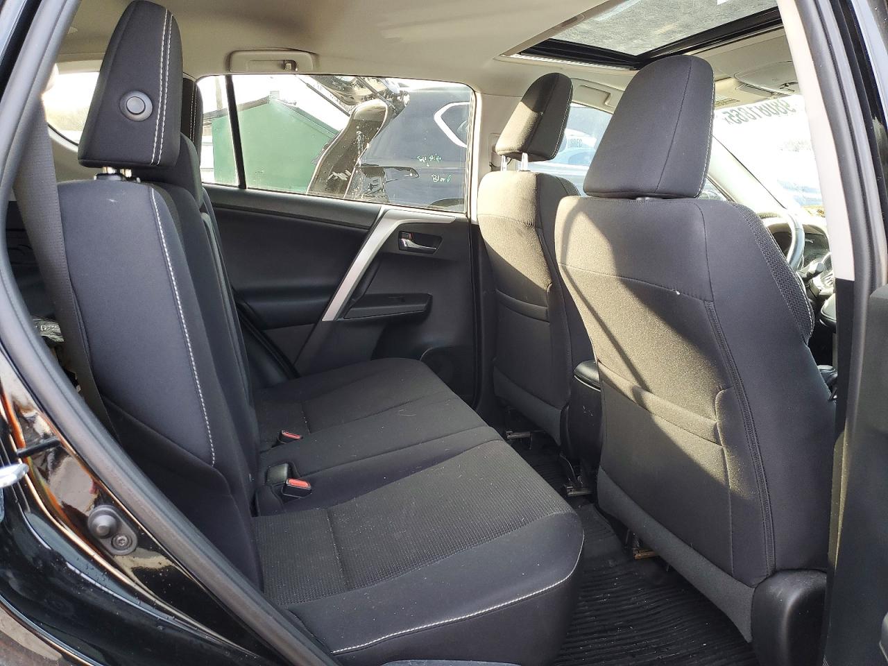 2016 TOYOTA RAV4 XLE photo 11