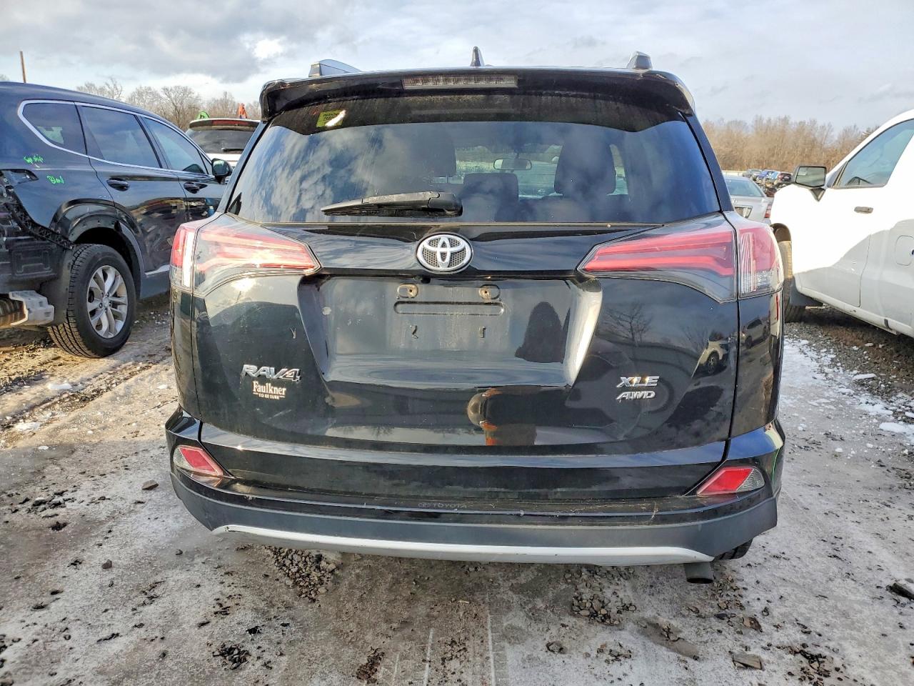 2016 TOYOTA RAV4 XLE photo 6
