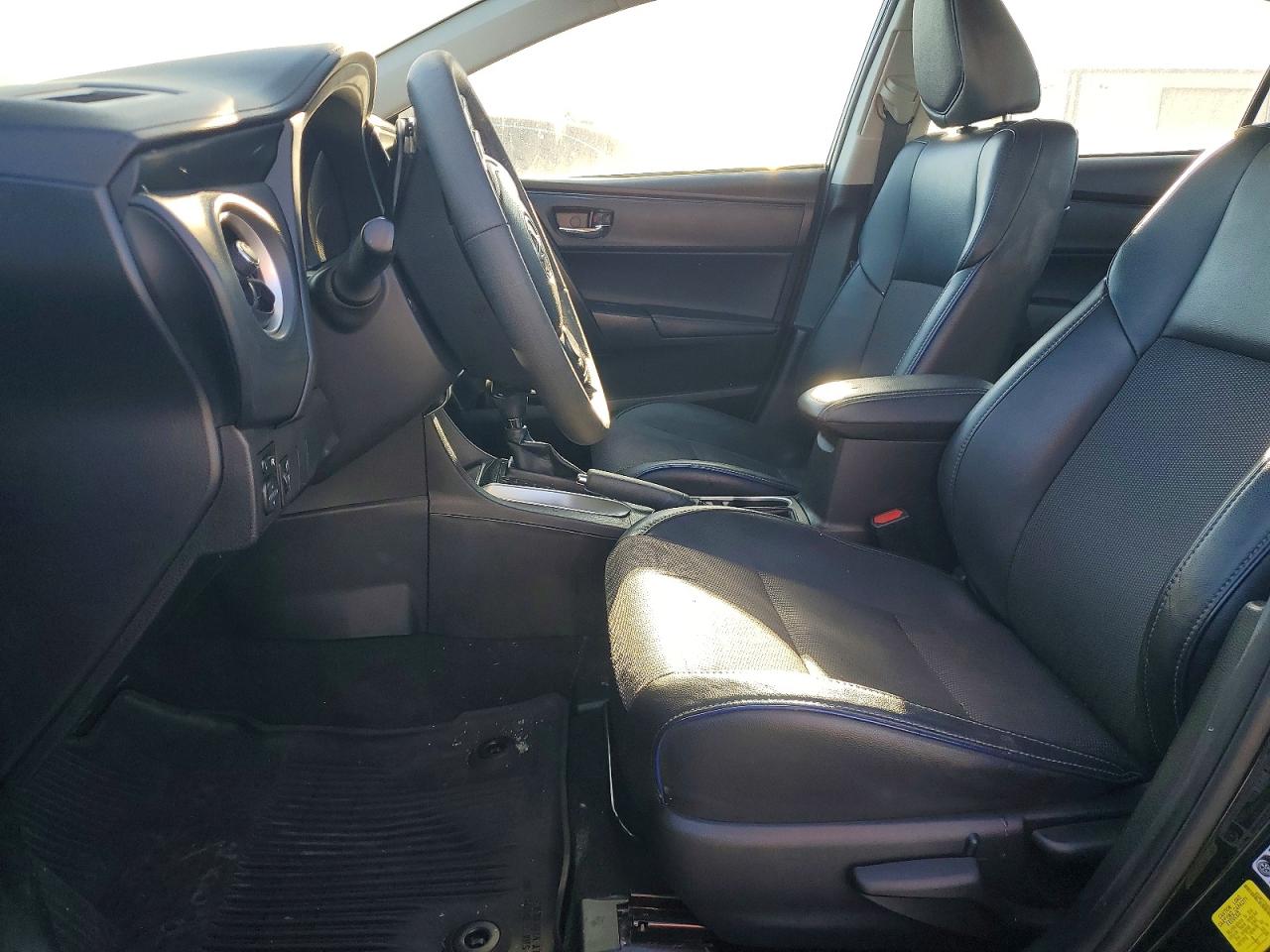 2018 TOYOTA COROLLA L photo 7