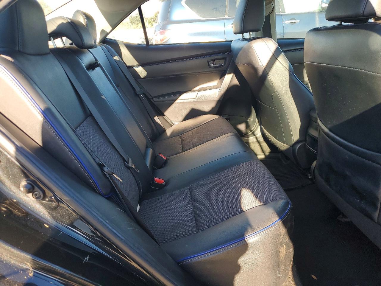 2018 TOYOTA COROLLA L photo 10