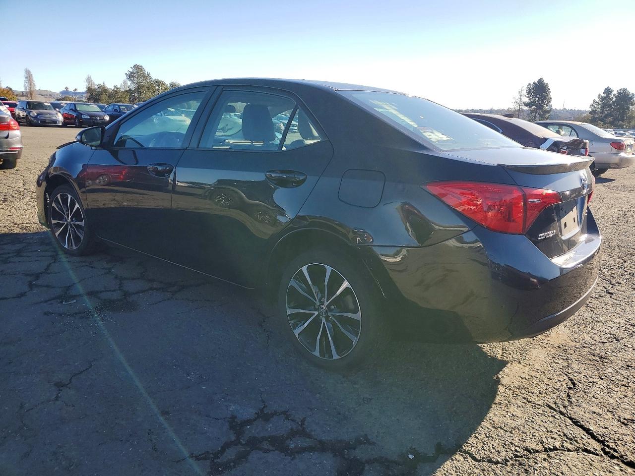 2018 TOYOTA COROLLA L photo 2