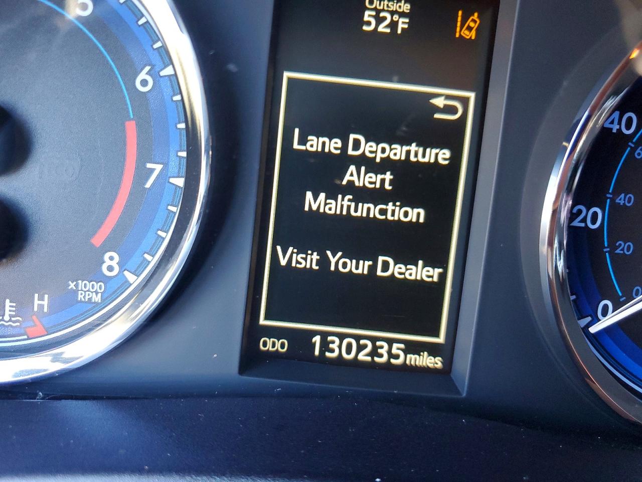 2018 TOYOTA COROLLA L photo 9