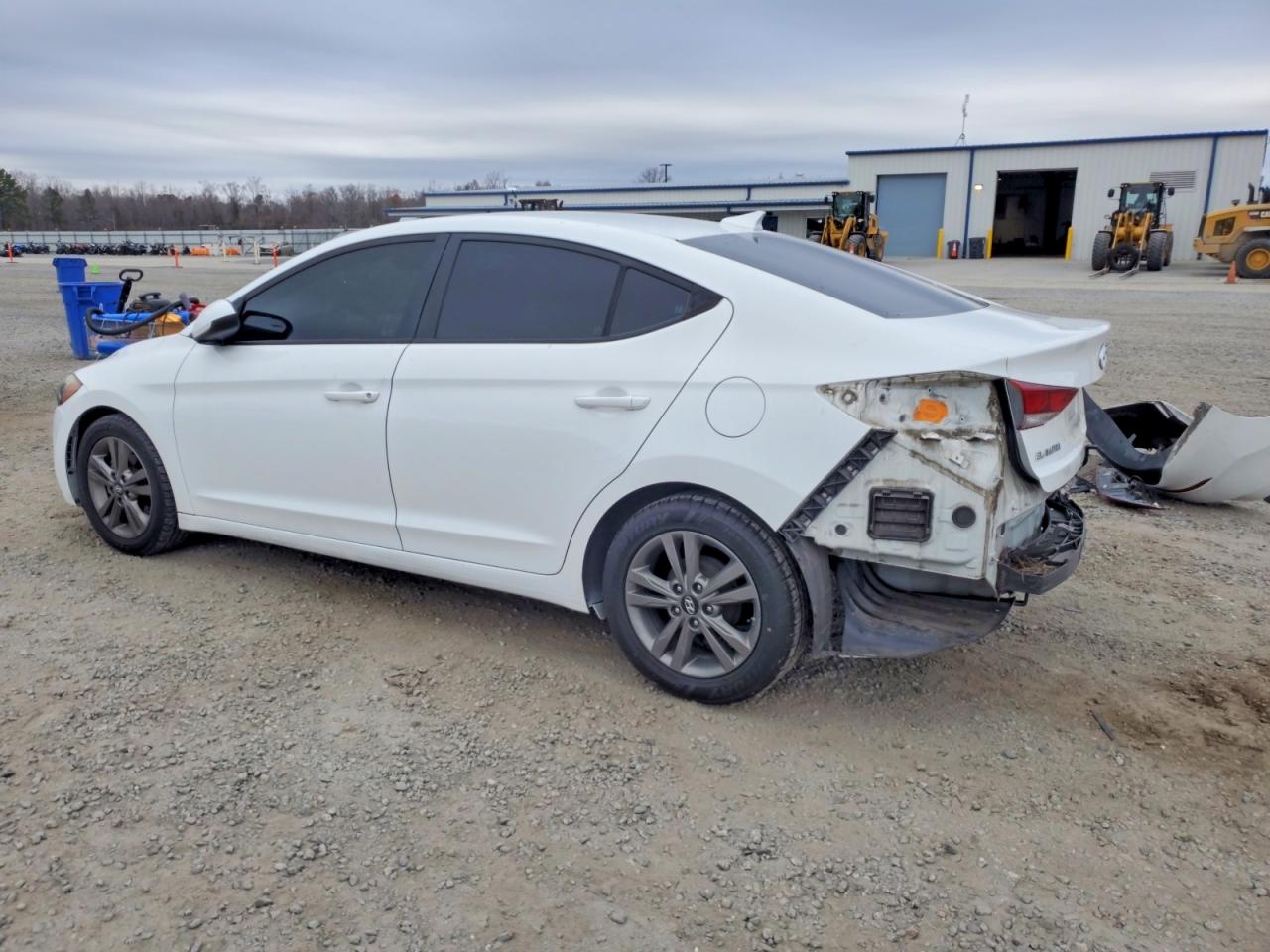 2017 HYUNDAI ELANTRA SE photo 2
