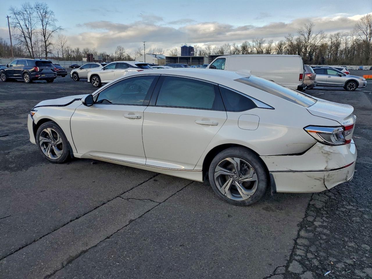 2018 HONDA ACCORD EXL photo 2