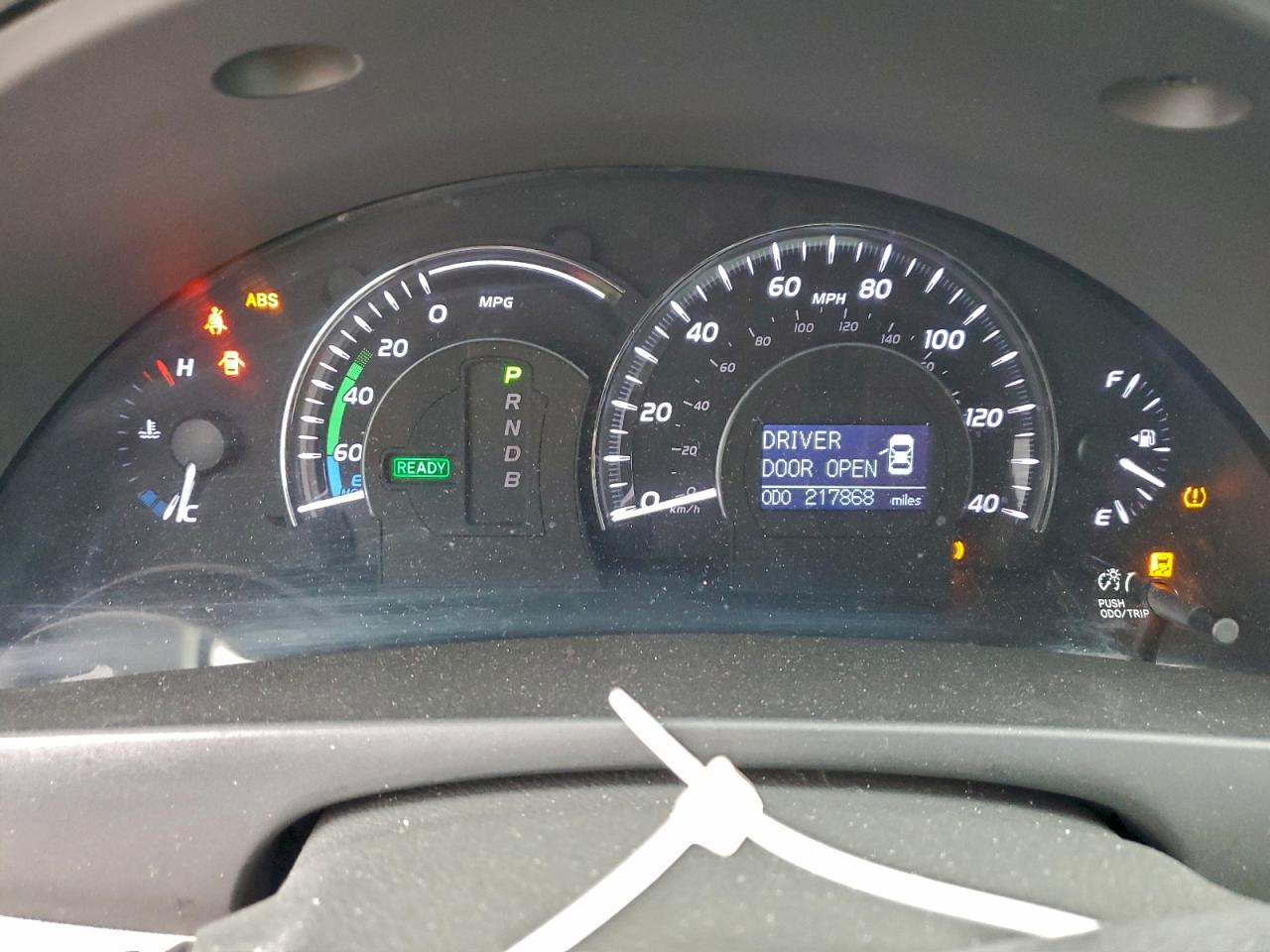 2011 TOYOTA CAMRY HYBRID photo 17