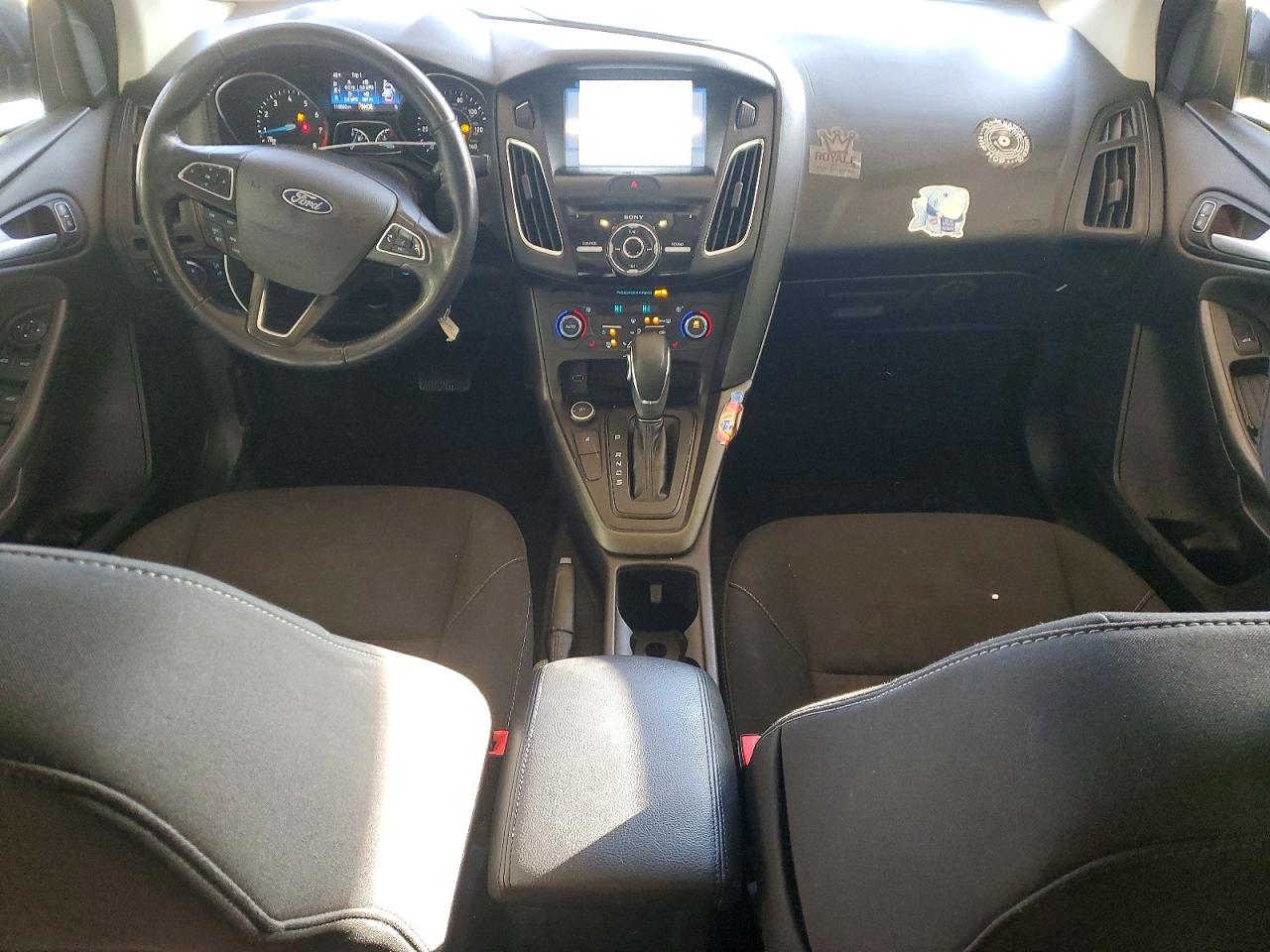 2017 FORD FOCUS SEL photo 8