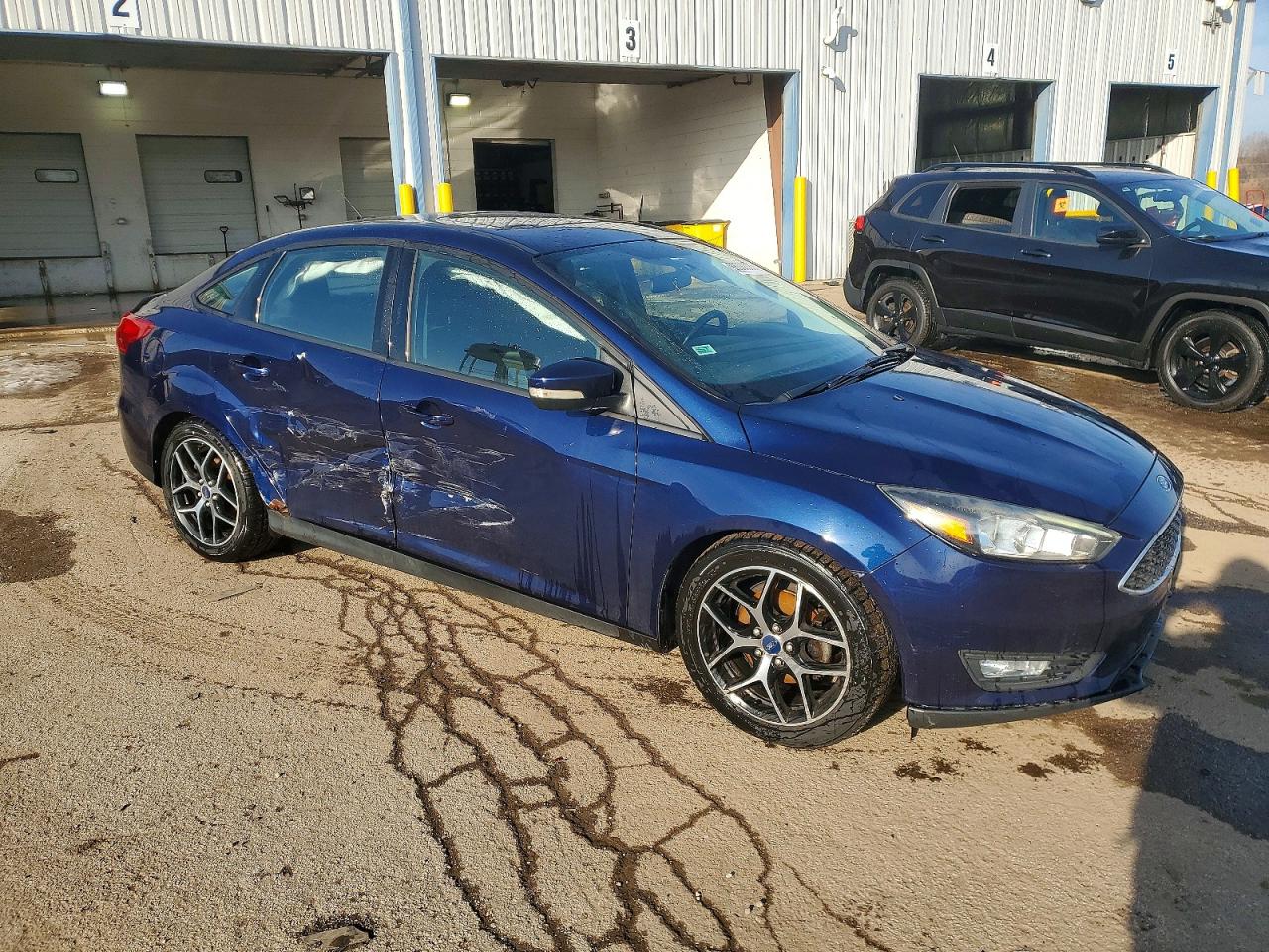 2017 FORD FOCUS SEL photo 4