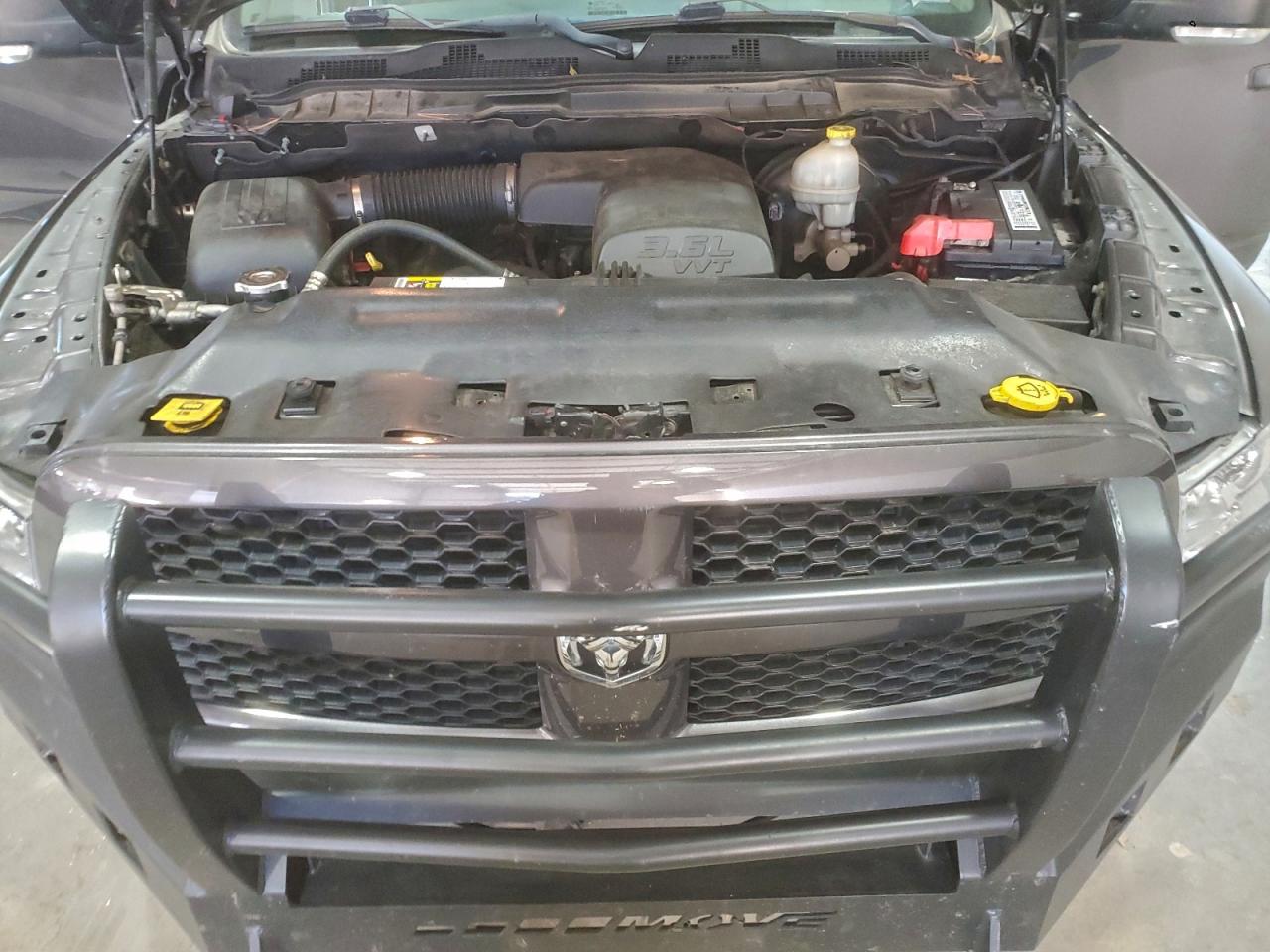 2016 RAM 1500 SLT photo 11