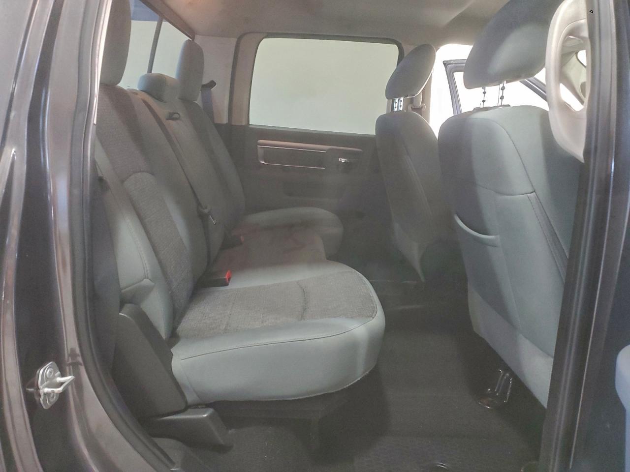 2016 RAM 1500 SLT photo 10