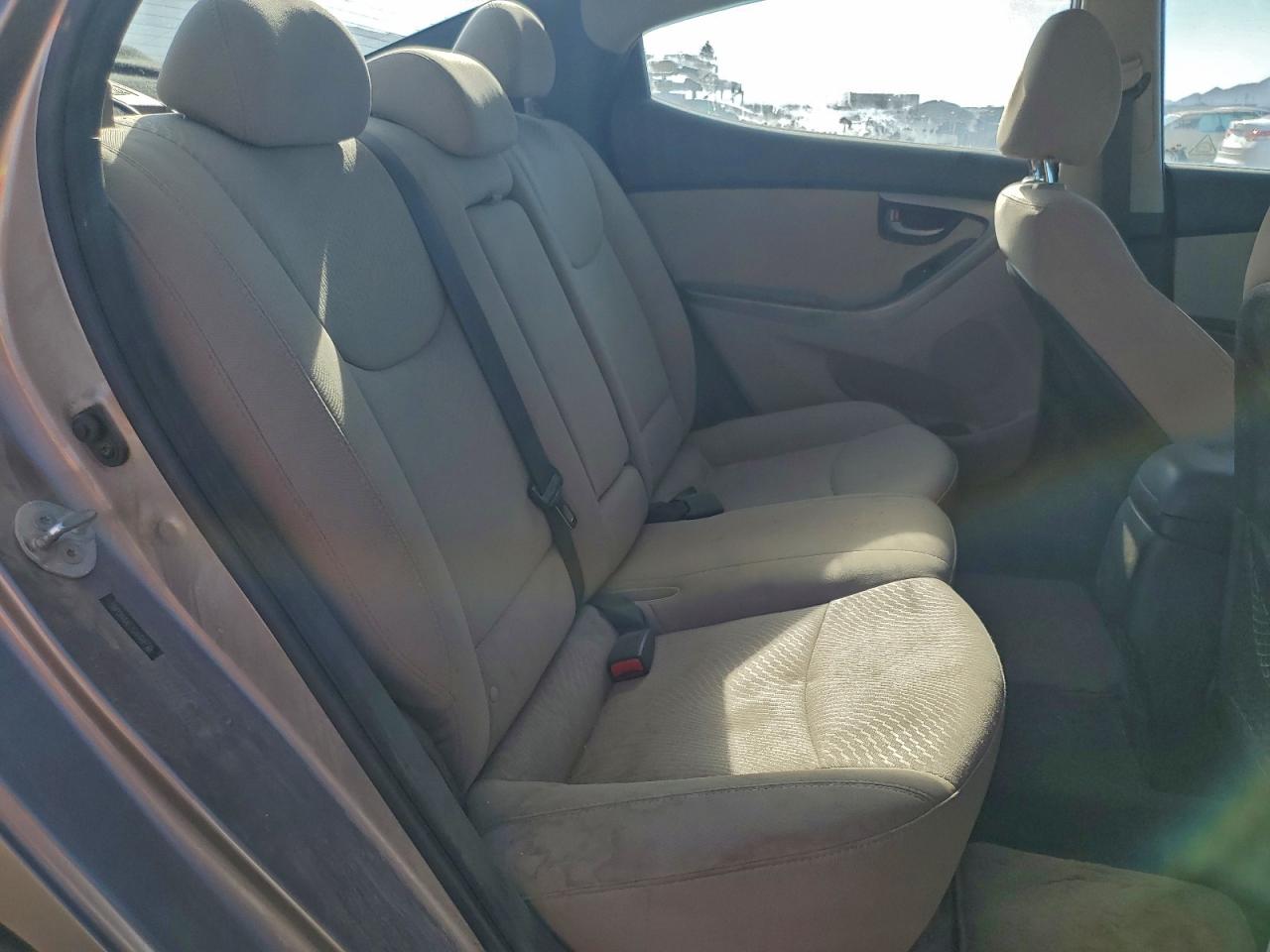 2016 HYUNDAI ELANTRA SE photo 10