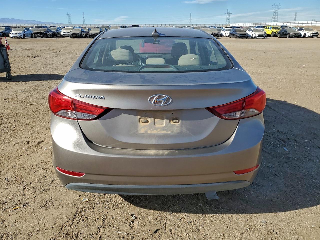 2016 HYUNDAI ELANTRA SE photo 6