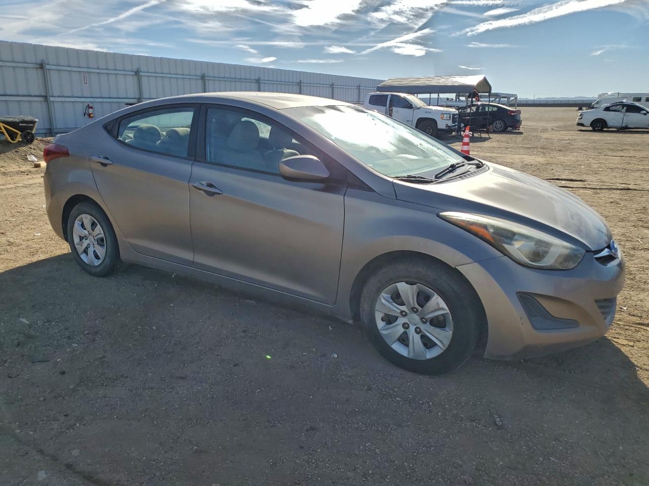 2016 HYUNDAI ELANTRA SE photo 4