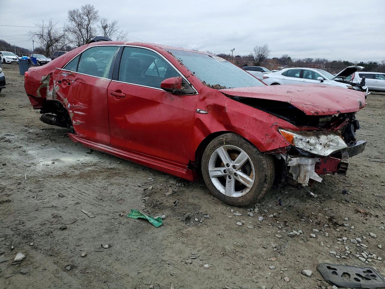 2013 TOYOTA CAMRY L photo 4