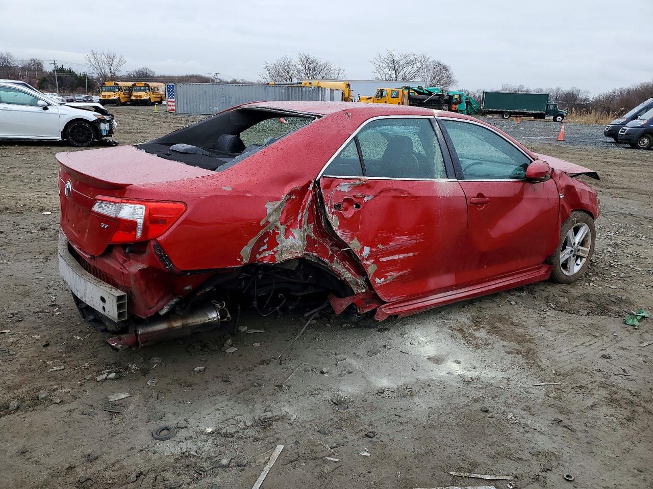 2013 TOYOTA CAMRY L photo 3