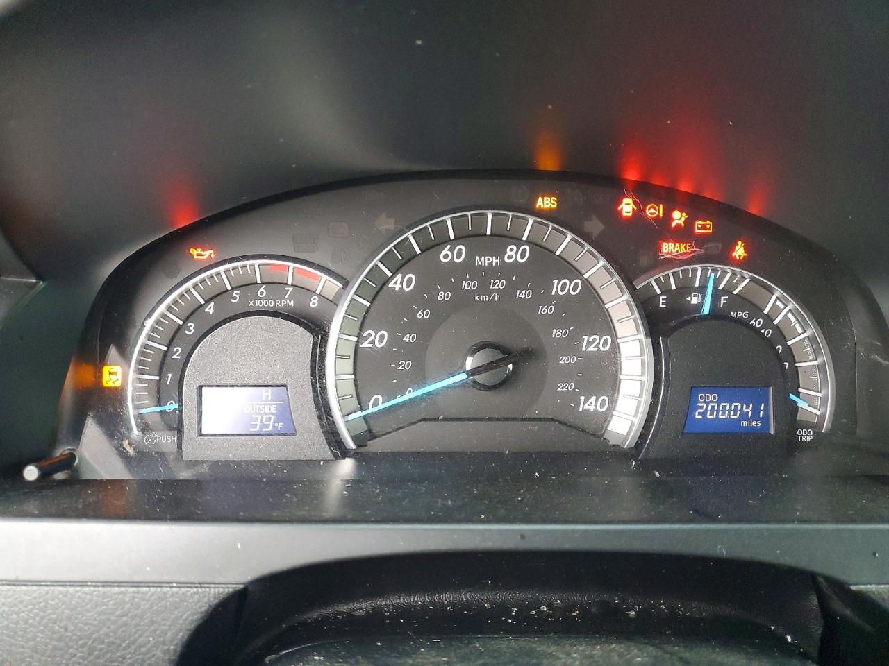 2013 TOYOTA CAMRY L photo 9