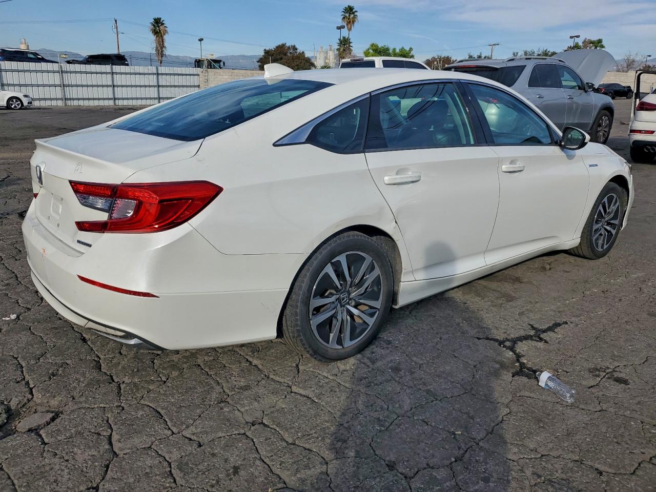 2018 HONDA ACCORD HYBRID photo 3