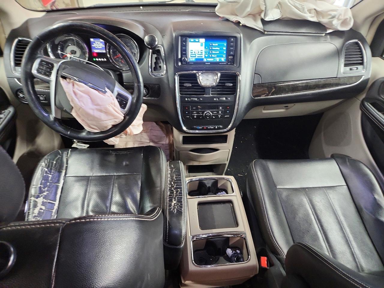 2012 CHRYSLER TOWN & COUNTRY TOURING L photo 8