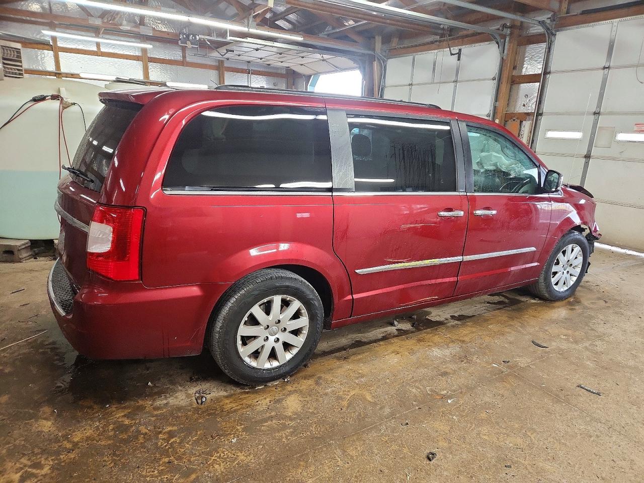 2012 CHRYSLER TOWN & COUNTRY TOURING L photo 3