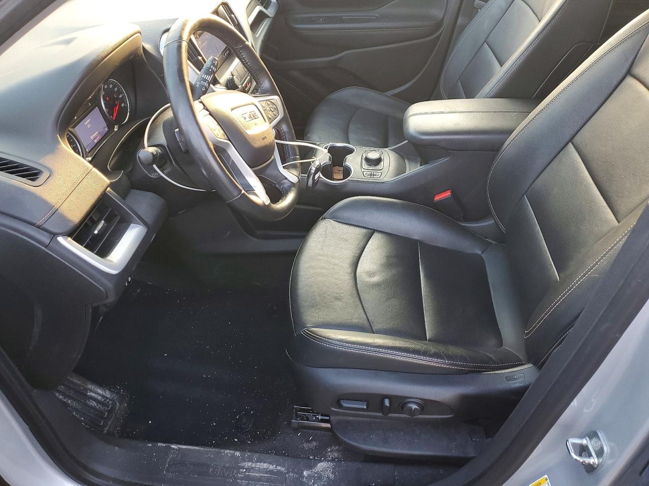 2019 GMC TERRAIN SLT photo 7