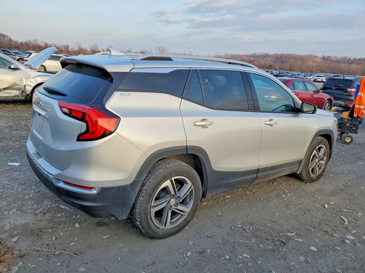 2019 GMC TERRAIN SLT photo 3
