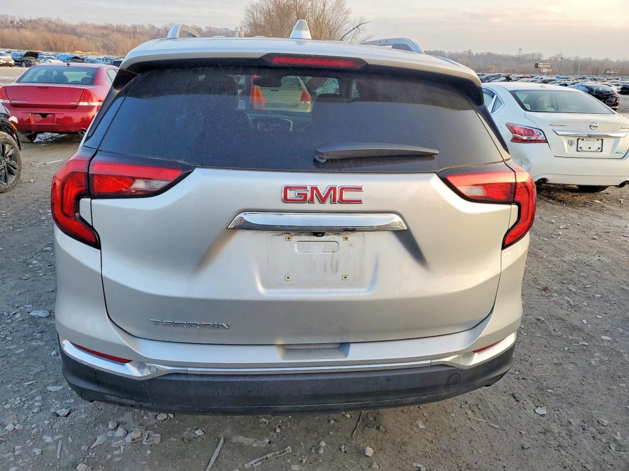 2019 GMC TERRAIN SLT photo 6