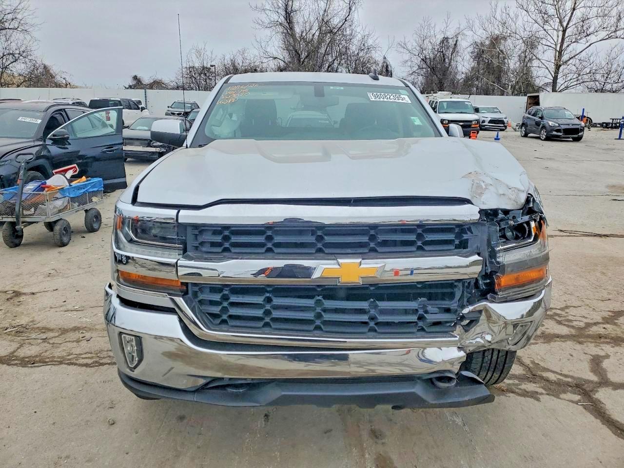 2018 CHEVROLET SILVERADO K1500 LT photo 5