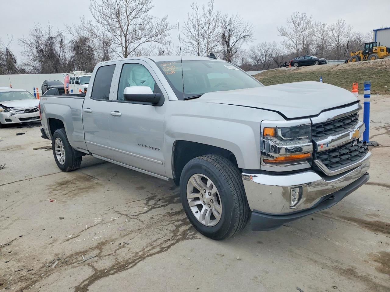 2018 CHEVROLET SILVERADO K1500 LT photo 4