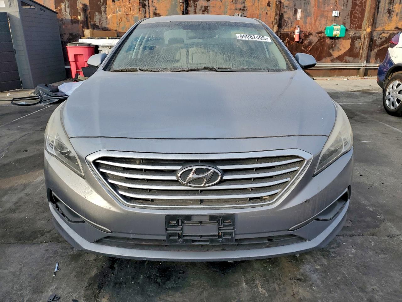 2017 HYUNDAI SONATA SE photo 5