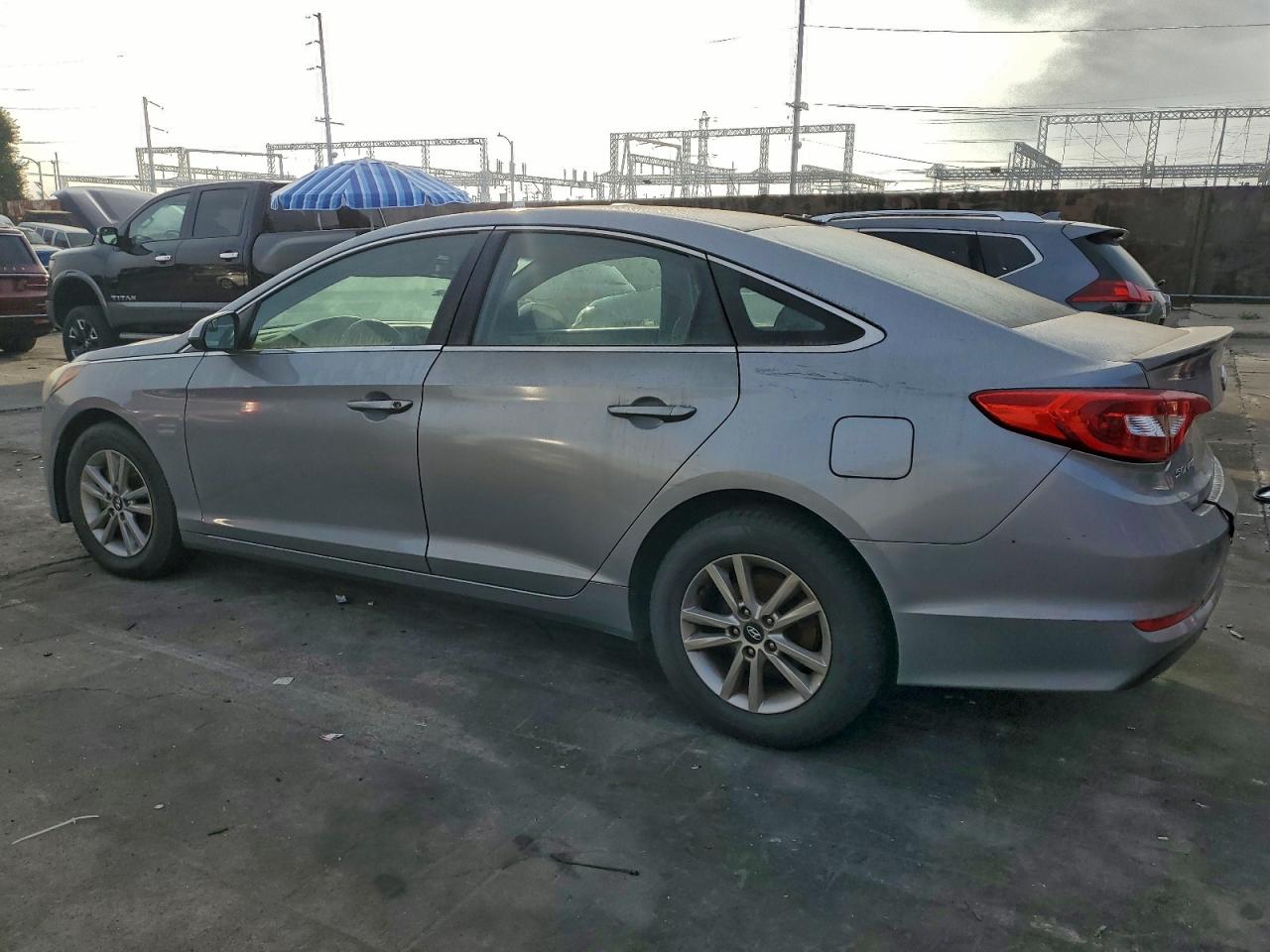 2017 HYUNDAI SONATA SE photo 2
