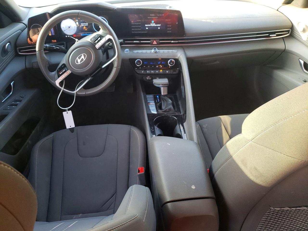 2025 HYUNDAI ELANTRA SEL photo 8