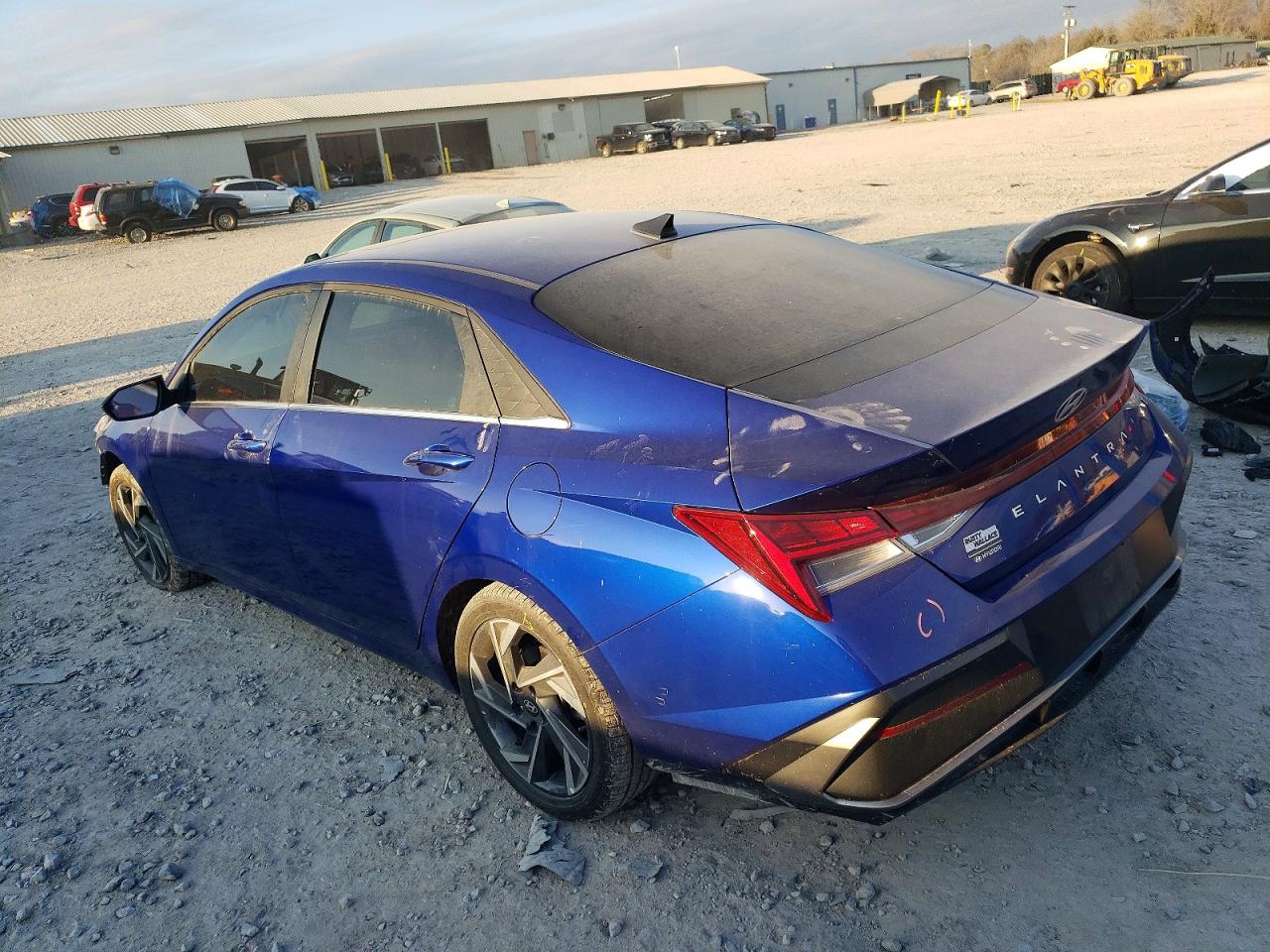 2025 HYUNDAI ELANTRA SEL photo 2