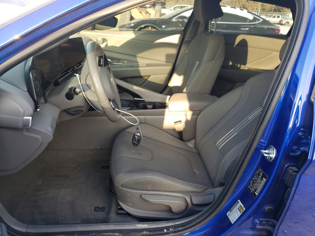 2025 HYUNDAI ELANTRA SEL photo 7