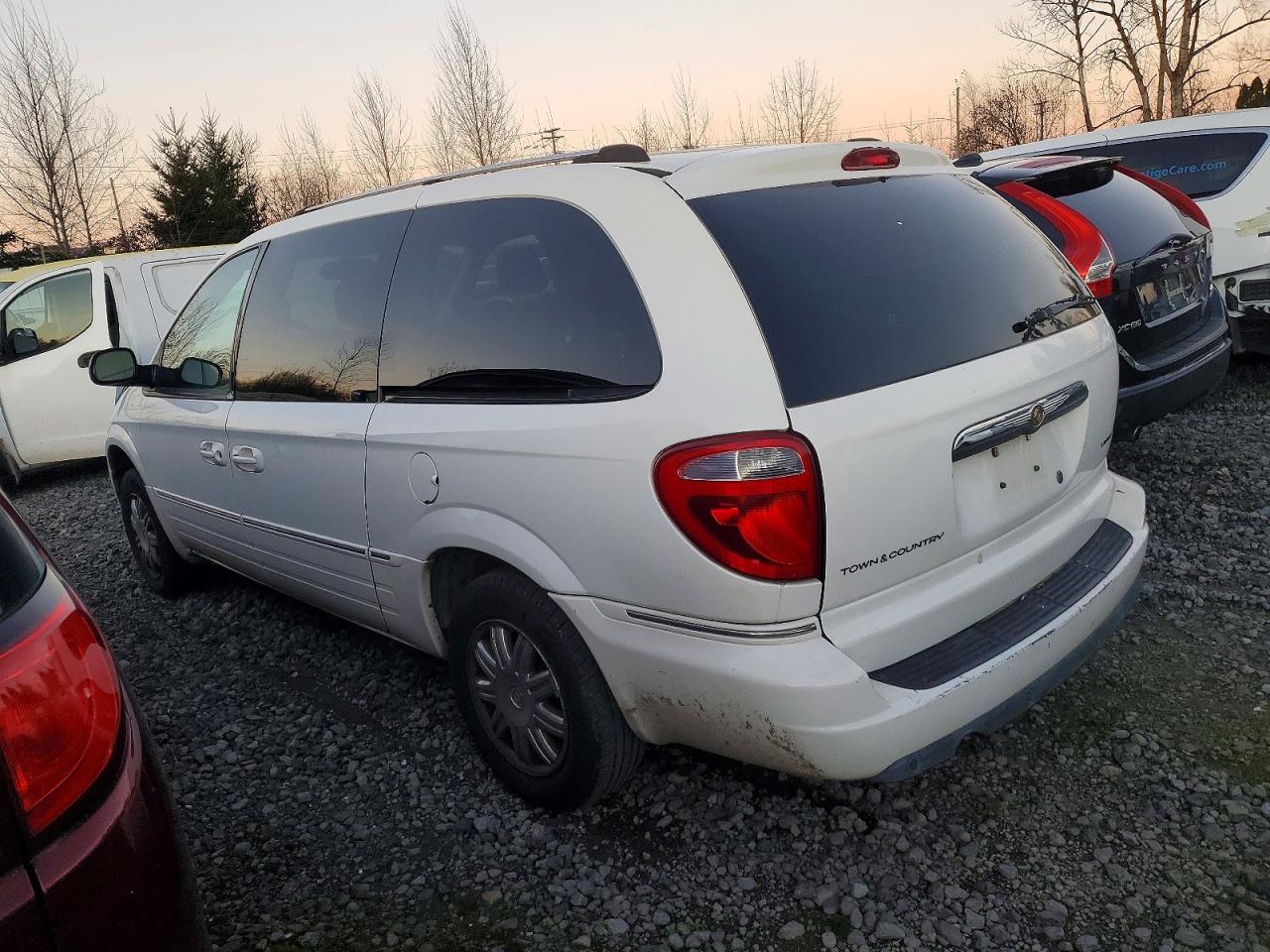 2006 CHRYSLER TOWN & COUNTRY LIMITED photo 2