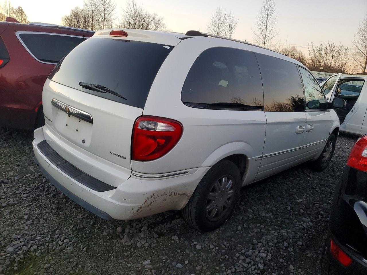 2006 CHRYSLER TOWN & COUNTRY LIMITED photo 3