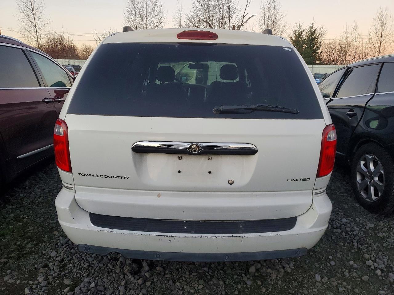 2006 CHRYSLER TOWN & COUNTRY LIMITED photo 6